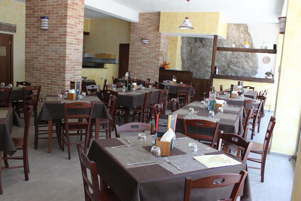 Locanda Del Drago Монреале Экстерьер фото